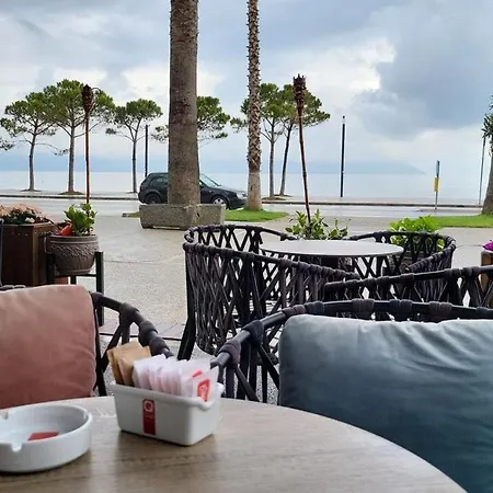 View Lungomare Apartment *