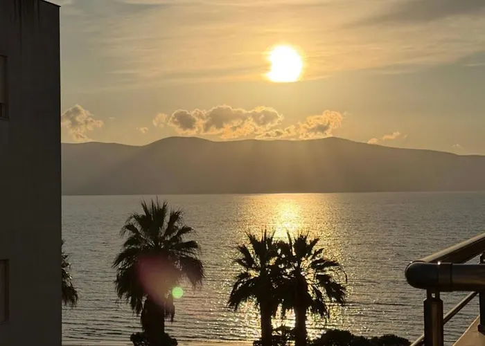 View Lungomare * Wlora